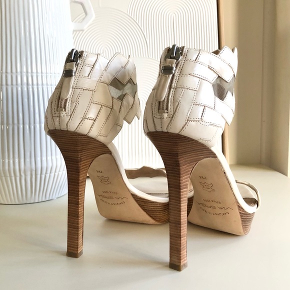 Via SPIGA creamy white leather heel with fine detail size 7 - Picture 14 of 17